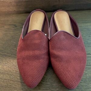 Universal Threads slip on, pointed toe flats